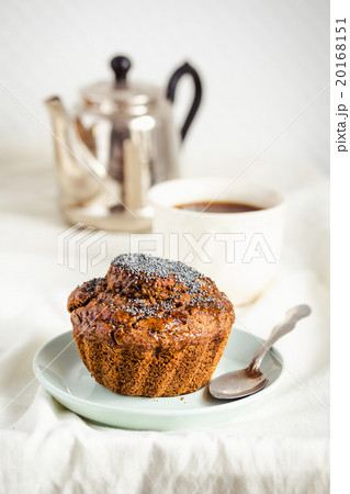vegan muffin with carob, raisins and poppy seeds 20168151