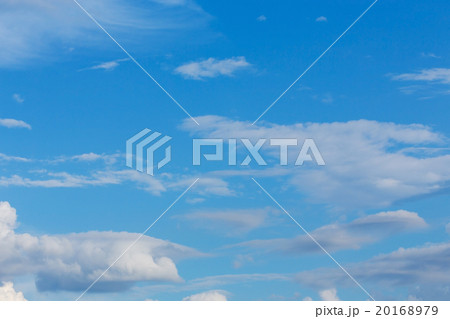 cloud on clear blue sky 20168979