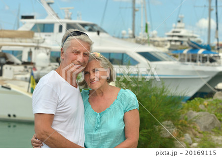senior couple on the pier 20169115
