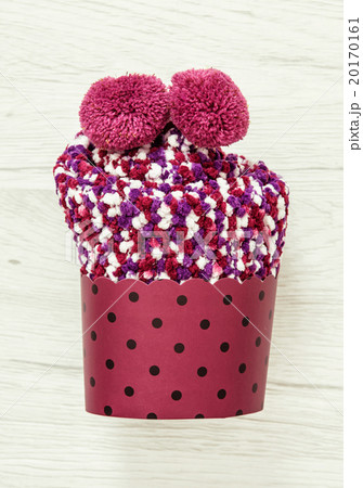 Knitted socks in the shape of cupcake, beauty and fashion 20170161