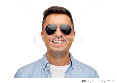 face of smiling man in shirt and sunglasses 20171417