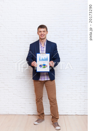 Young Businessman Show Document Financial Graph 20173290