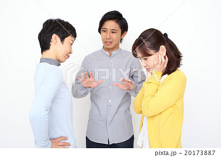 まあまあまあ・・・・仲良くしてくださいよ・・・ 20173887