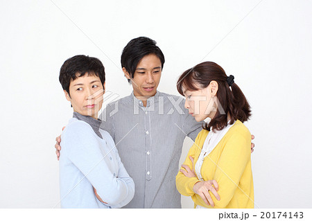 二人とも喧嘩しないで仲良くしてくださいよ・・・・ 20174143