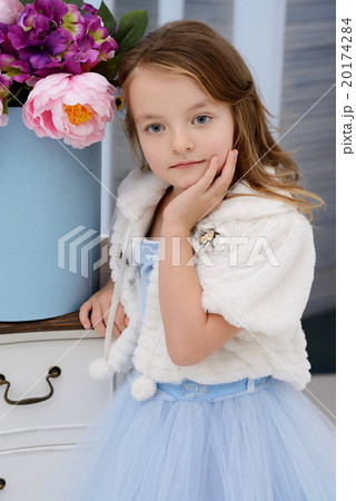 Little girl at her home Little girl at her home 20174284