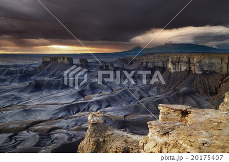 Moonscape Overlook in Utah desert 20175407