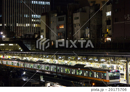 御茶ノ水駅の夜 20175706