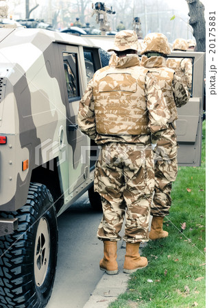 US marines near the Humvee US marines near the Humvee 20175881