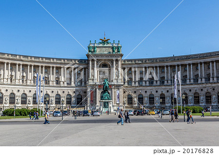 Vienna Hofburg Imperial Palace at day, - Austria Vienna Hofburg Imperial Palace at day, - Austria 20176828