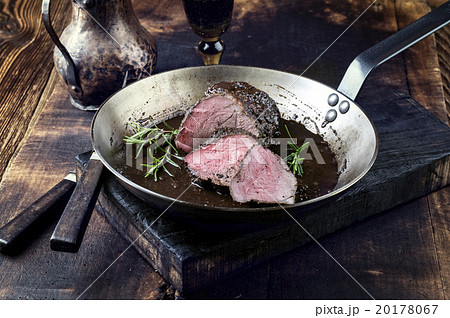 Roast Boar Neck in Frying Pan 20178067