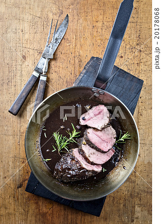 Roast Boar Neck in Frying Pan 20178068