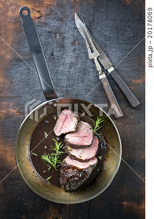 Roast Boar Neck in Frying Pan 20178069
