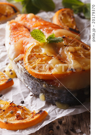 baked salmon steak with oranges macro 20179370