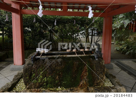 枚聞神社の手水舎 20184483