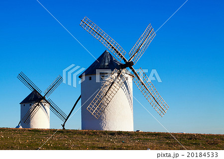 windmills in sunny day 20184533