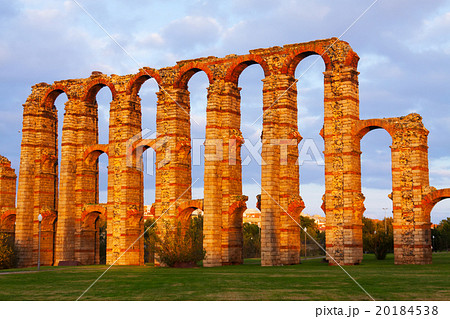 old roman aqueduct old roman aqueduct 20184538