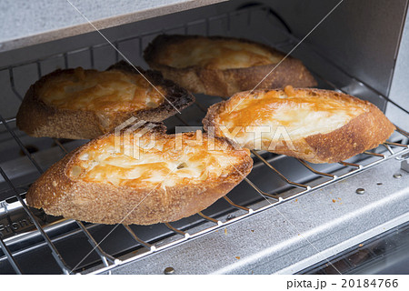 チーズがとろけるフランスパン 20184766
