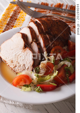 Roasted fillet of turkey and fresh vegetables 20194644