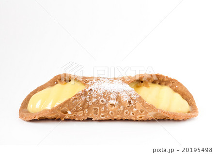 Sicilian cannolo on white background Sicilian cannolo on white background 20195498