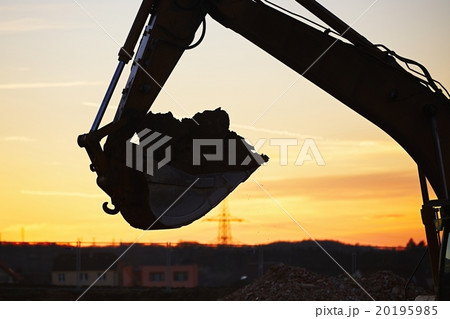 Building site at the sunset 20195985