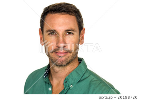 Confident man looking at camera 20198720