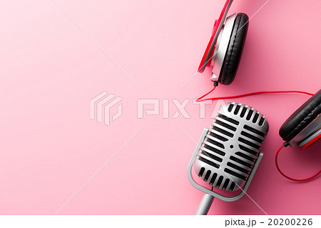 vintage silver microphone and headphones 20200226