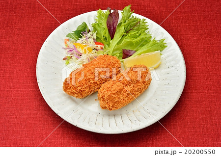 (蟹)カニクリームコロッケ(トマトソース添え)。 (蟹)カニクリームコロッケ(トマトソース添え)。 20200550