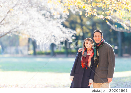 夫婦　ライフスタイル　散歩 20202661