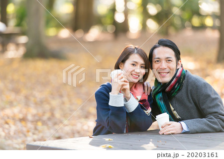 夫婦　ライフスタイル　散歩 20203161