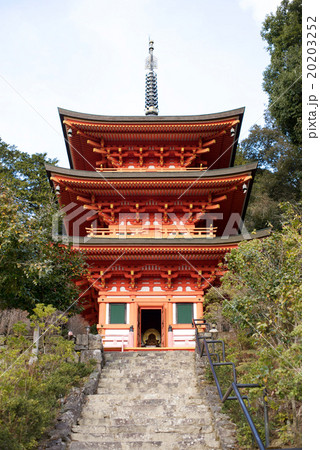 獨鈷山鏑射寺 とっこさんかぶらいじ でのひと時 三重塔の写真素材 3252