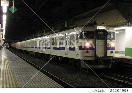 ［JJ］夜の常磐線415系電車（中距離電車） 20204993