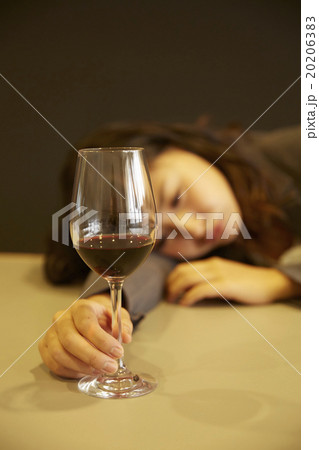 OL　お酒　 20206383