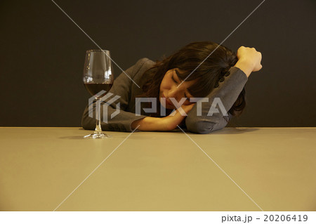 OL　お酒　 20206419