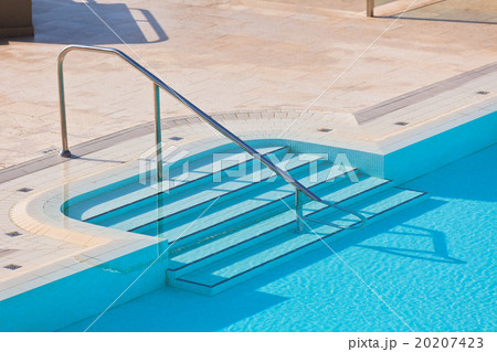 Outdoor Swimming pool with staircase 20207423