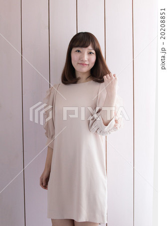 若い女性　綺麗な髪 20208851