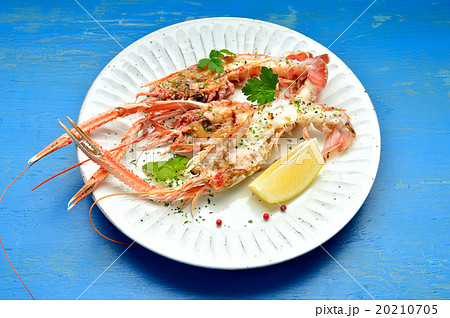 イタリアン料理、手長海老スキャンピ(スカンピ)のグリル。 イタリアン料理、手長海老スキャンピ(スカンピ)のグリル。 20210705