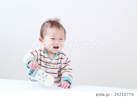 生後11か月のこども 20210779