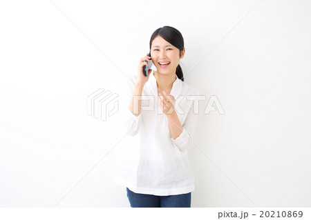 スマートフォン・若い女性 20210869