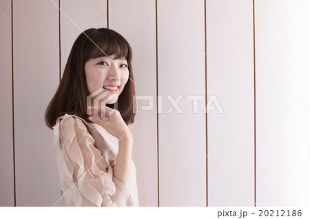 若い女性 若い女性 20212186