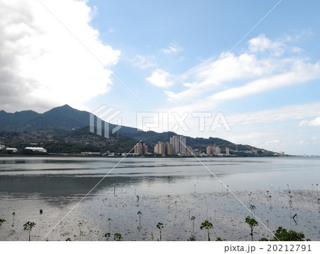 台湾　淡水と観音山（淡水富士） 20212791