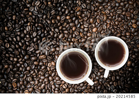 Fresh brewed Coffee With Coffeebeans 20214585