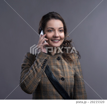 Beautiful young woman 20215320