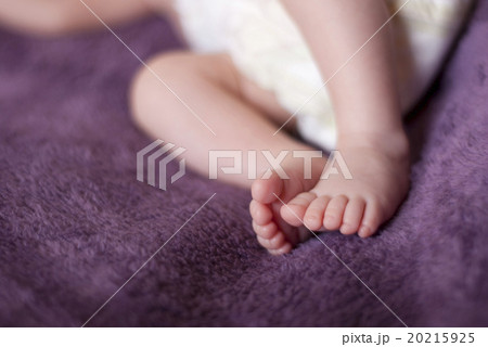 Close-up of baby 20215925