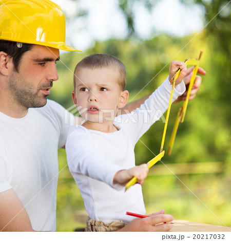 Father and son Father and son 20217032