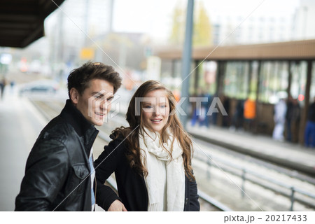 Tourist couple in the city Tourist couple in the city 20217433