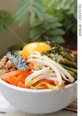 Bibimbap with seaweed korean food Bibimbap with seaweed korean food 20224781