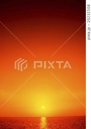 水平線と夕陽 20232508