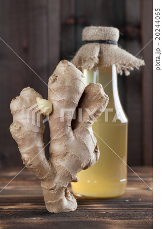Ginger and syrup 20244065