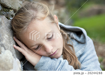 Sad child Sad child 20244288