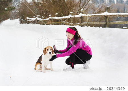 Winter running woman Winter running woman 20244349